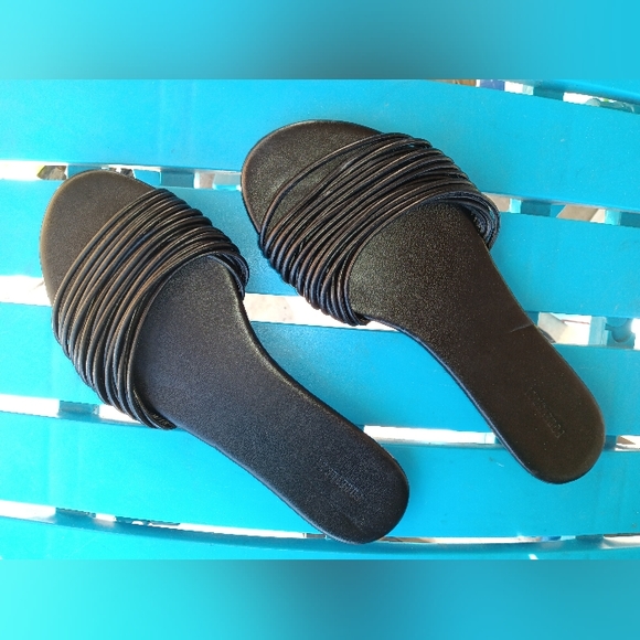 Forever 21 | Strappy Flat Sandals in Black Womens Size 8 - Picture 1 of 12